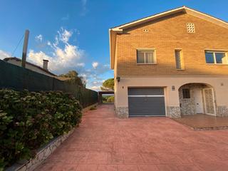 Casa a Niàgara Parc -Àgora Parc. Casa idependiente en tordera