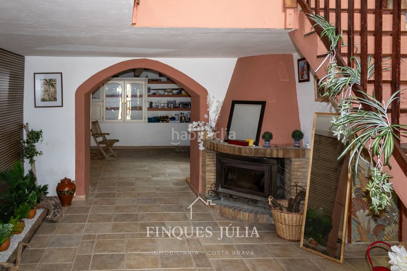 Foto 1702eed5-ff90-45f5-8d56-85a1e7ee9ea6. Casa amb xemeneia calefacció aparcament piscina a Maçanet de la Selva