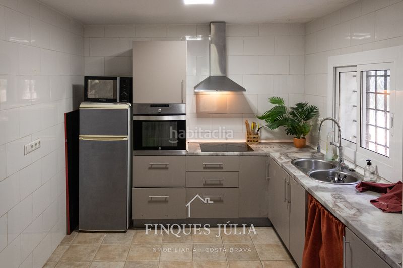 Foto f2312a10-306e-45ab-85c4-60789341e908. Casa amb xemeneia calefacció aparcament piscina a Maçanet de la Selva