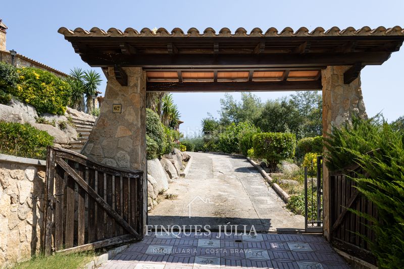 Foto d4e37506-5099-4d08-988b-ec5d8f8c7ab0. Casa amb xemeneia calefacció aparcament piscina a Calonge