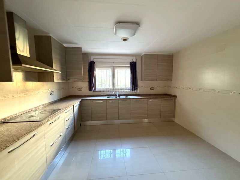 Foto 4d08ed4a-de0f-4804-9e67-4745e6e17193. Casa amb calefacció aparcament piscina a Serra Brava Lloret de Mar