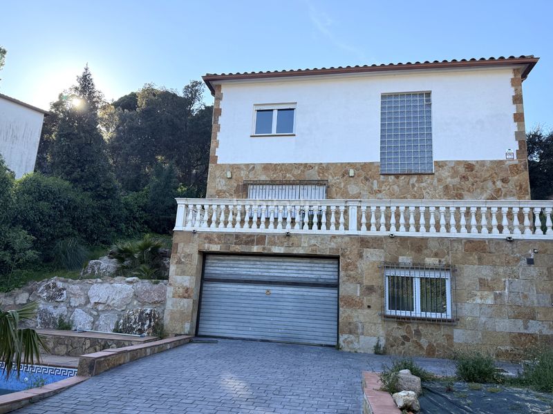 Foto 66594edf-c367-434d-8016-fce1823a3d31. Casa amb calefacció aparcament piscina a Serra Brava Lloret de Mar