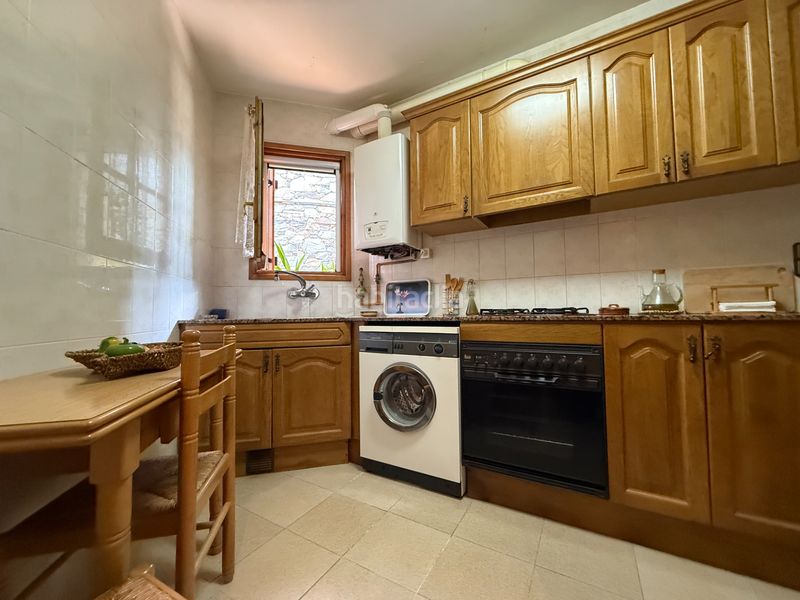 Foto 54d618d9-8e93-4dc5-b087-832fa31e8440. Casa adossada amb xemeneia calefacció aparcament a Montseny