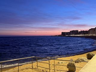 Appartamento  Passeig mestrança. Piso con licencia turística en primera línea de mar en blanes -