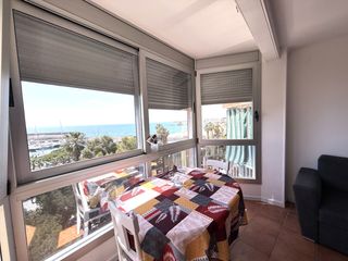 Flat  Passeig mestrança. Piso con licencia turística en primera línea de mar en blanes -