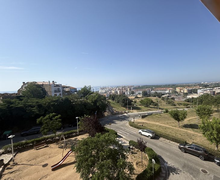 Foto c92f992c-9bd6-4e73-ace4-cdd217a9d867. Pis a Els Pavos Blanes