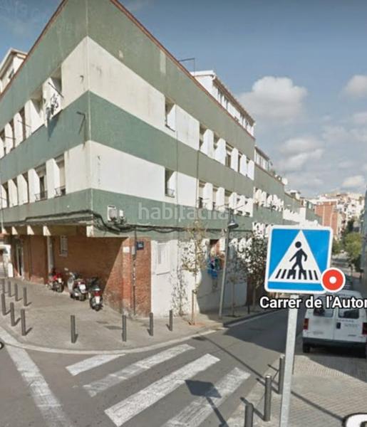 Foto a7d800af-f57f-4555-b3ea-eddc601aea83. Chalet dans Llefià Badalona