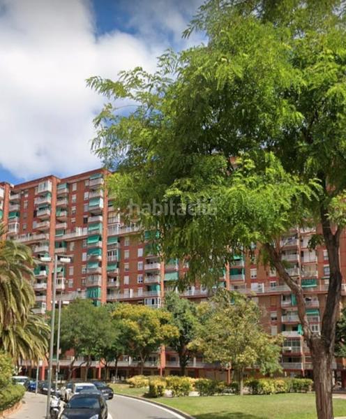 Foto ef271dd7-26e4-4715-b9af-80d16ab52a4e. Chalet in Llefià Badalona