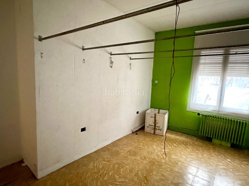 Foto b7390d62-7a40-4924-945d-399f0d13a626. Casa adossada a Sant Celoni