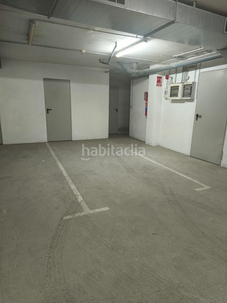 Foto a63742ea-6b4b-4bfb-b980-c7e6dd4bb728. Aparcament cotxe a Sant Celoni