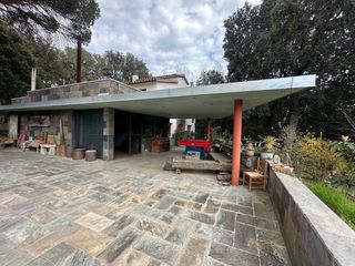 Xalet a Vallgorguina. Chalet independiente en vallgorguina  lujo y espacio en armonía