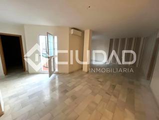Pis a Centro-Calzada-Cabo Noval. Piso muy amplio en el corazón del centro de sanlúcar