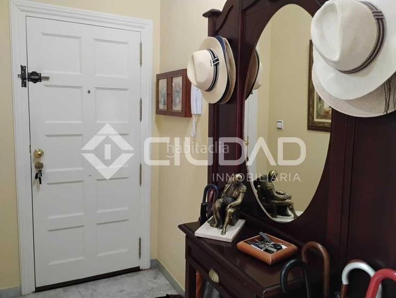 Foto 289bf7f1-f988-4638-91cd-be51a8b18396. Piso  a la venta en calle hermano fermín en Centro-Calzada-Cabo Noval Sanlúcar de Barrameda