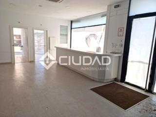 Lloguer Local Comercial a V Centenario-Piletas-Capuchinos. Local comercial en alquiler en av. quinto centenario