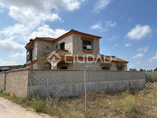 Casa a La Jara. Chalet rústico en cabeza la vaca