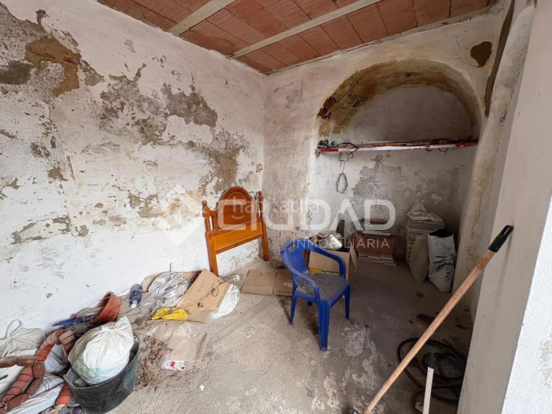 Foto 1dc09f50-87b8-47a1-8972-e7d6fa5fca37. Casa  de esquina a reformar en muro alto, barrio alto en Sanlúcar de Barrameda