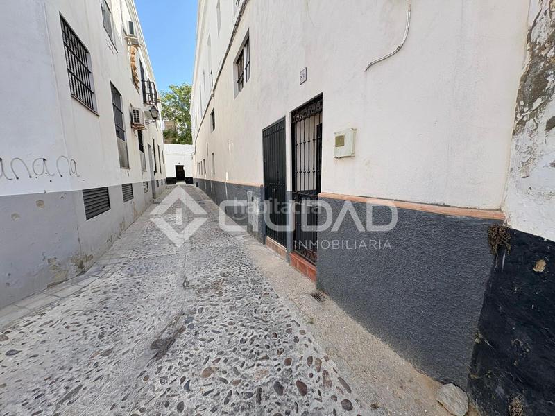 Foto 23c2d4e8-29a8-4fe1-8e15-1da56309b77a. Casa  de esquina a reformar en muro alto, barrio alto en Sanlúcar de Barrameda