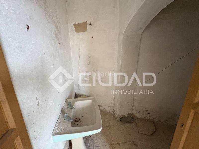Foto 6ff97a30-6839-47cb-9ed6-538386e82cb1. Casa  de esquina a reformar en muro alto, barrio alto en Sanlúcar de Barrameda