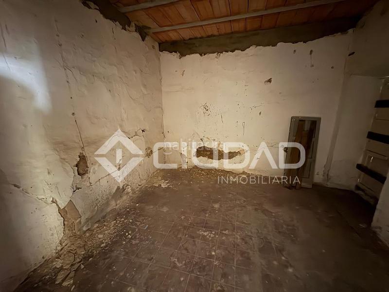 Foto 91349543-6a88-48fa-83e2-46bb531ffed1. Casa  de esquina a reformar en muro alto, barrio alto en Sanlúcar de Barrameda