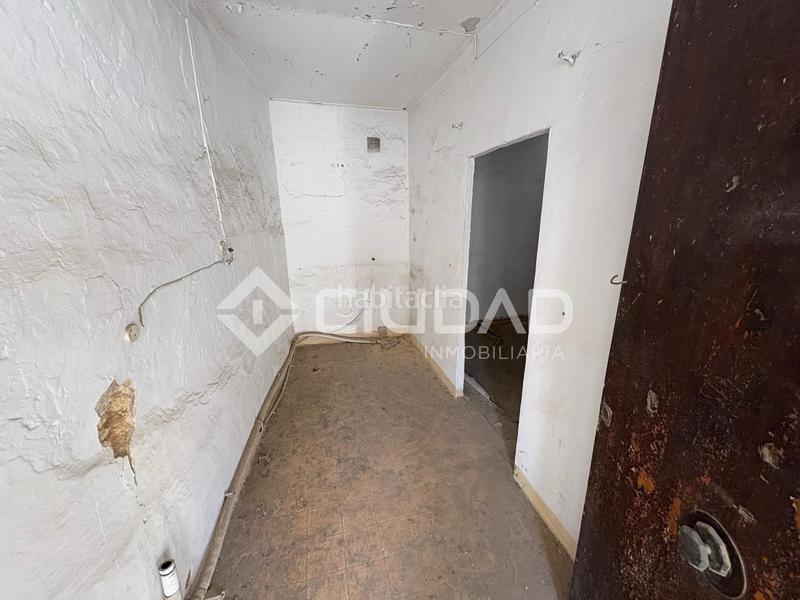 Foto c1712f8b-6f0d-435a-b7d3-7cd0b4eedb4f. Casa  de esquina a reformar en muro alto, barrio alto en Sanlúcar de Barrameda