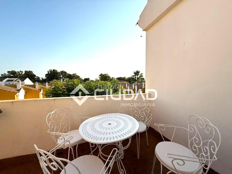 Foto 550c04e5-edef-40c2-b285-1300e95afab9. Apartamento  en urbanización con piscina en Rota