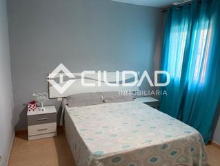 Pis a Centro-Calzada-Cabo Noval. Bajo con 4 habitaciones