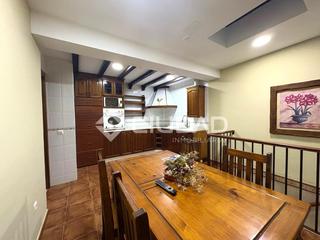 Casa adossada a El Pino-Bajo de Guía. Adosado en pino alto de vpo