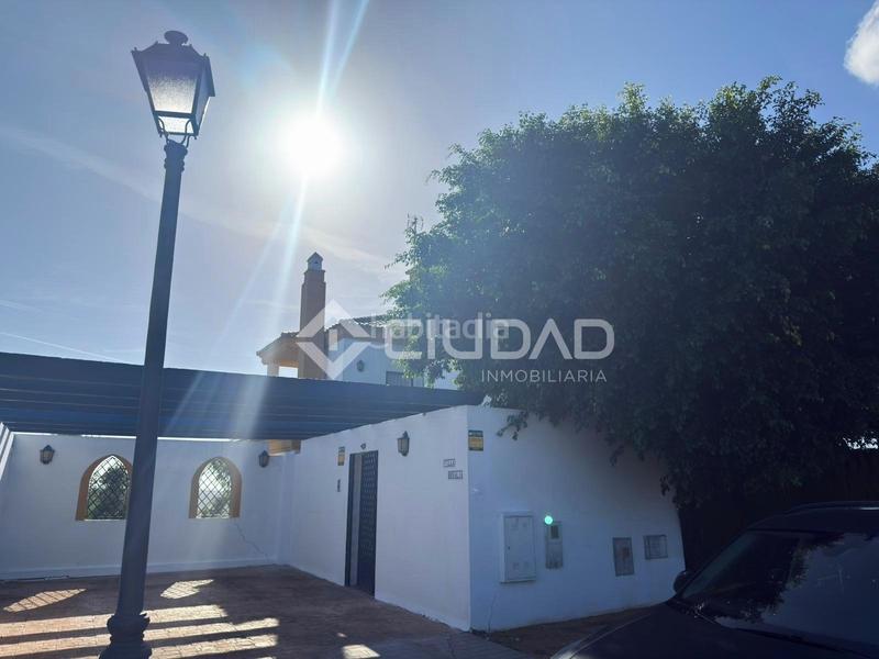 Foto 243e5a97-2277-4efa-98bc-88928af075ba. Xalet amb aparcament piscina a Martín Miguel Sanlúcar de Barrameda