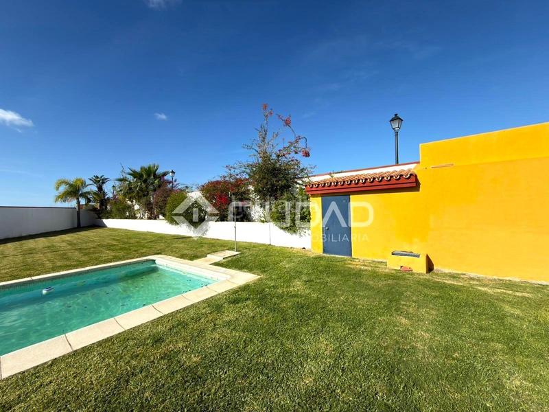 Foto 979656a2-0466-4663-9405-5c04bc74802e. Xalet amb aparcament piscina a Martín Miguel Sanlúcar de Barrameda