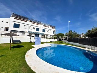 Zweistöckige Wohnung in V Centenario-Piletas-Capuchinos. Vivienda tipo dúplex con terraza en capuchinos