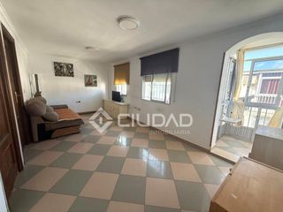 Flat in Ctra Jerez-Ctra del Puerto. Piso en bda. del carmen  barrio alto