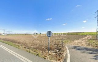 Fondo rustico in Las Palmeras-Dehesilla. Terreno rústico con escrituras independientes en cuesta blanca