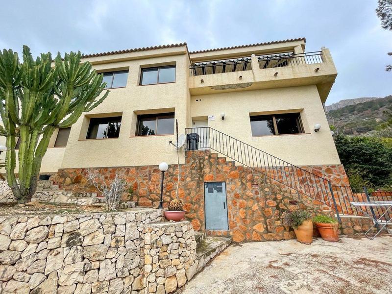 Foto 97d1d6a4-d789-4dd2-a15d-e54d02a65875. Maison dans Pueblo Calp