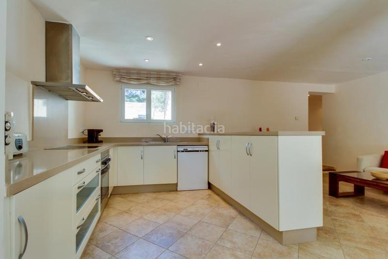 Foto bdbfdc0e-4657-4a0e-aae2-c8f1bfe4b2b0. Casa in Casco Urbano Moraira