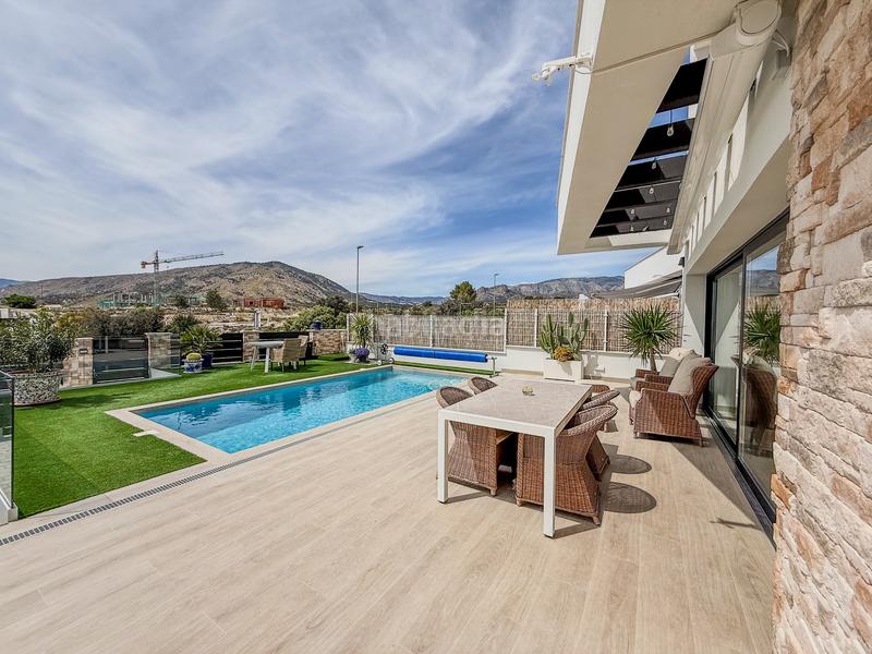 Foto e6ca56b9-070c-4e38-82d1-fa0d2647412b. Haus in Finestrat pueblo Finestrat