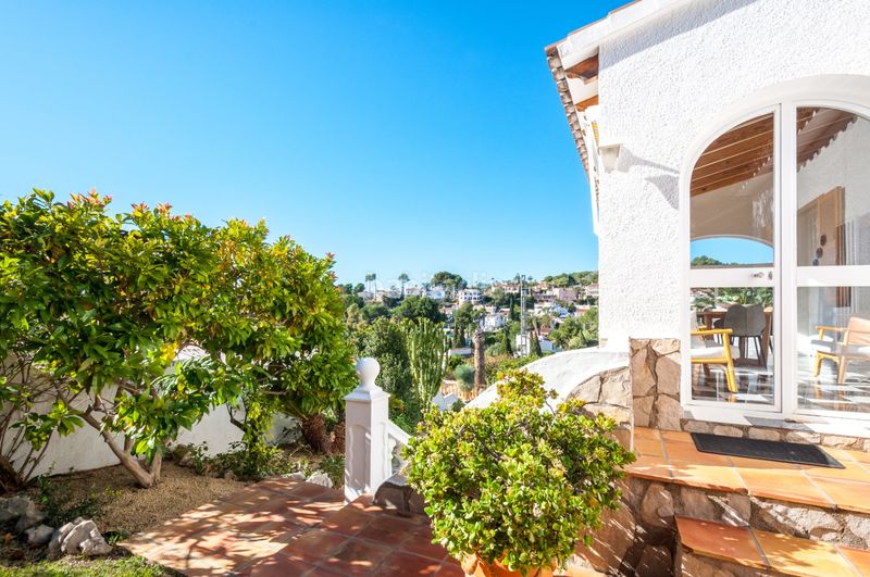 Foto eb5713f1-06fb-4019-b3d9-9019b1f587c5. Casa a Cala Advocat-Baladrar Benissa
