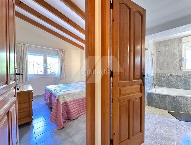 Foto fe2445ef-c6fc-442e-b897-f107a0db87a1. Casa a Cala Advocat-Baladrar Benissa