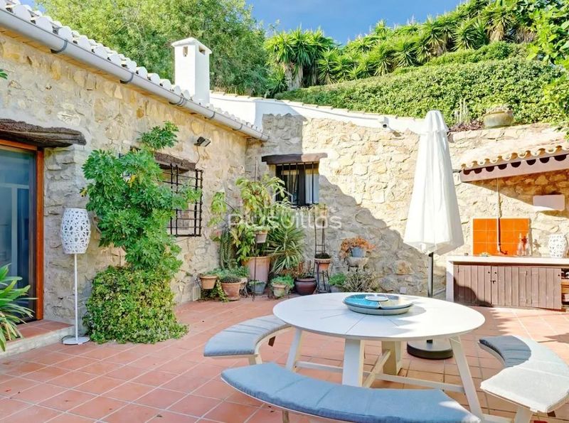 Foto 556cd762-784d-46c5-bf93-8bb166627605. Casa a La Fustera Benissa