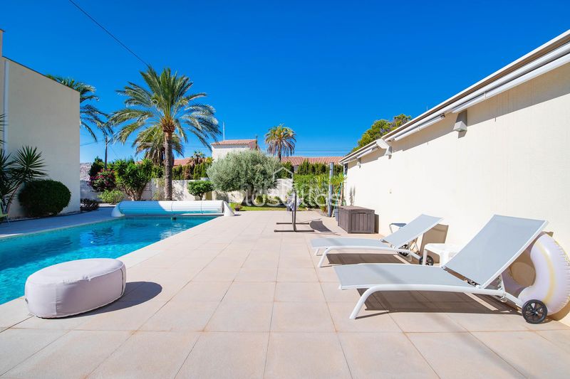 Foto e6d1f2da-45cf-4f4b-9a47-a273c0b845a1. Casa a Benicolada - Las Adelfas Calp