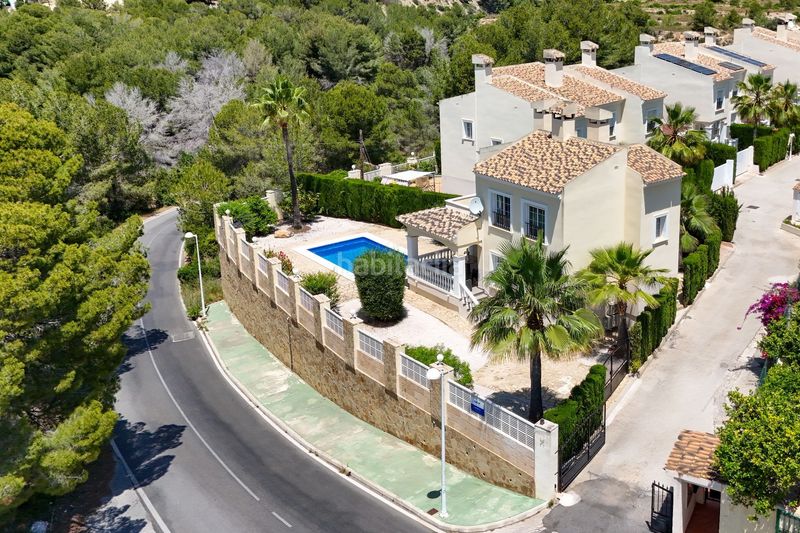 Foto f16c1dab-d97f-40b4-9547-ec4704de4dbf. Casa a Pueblo Calp