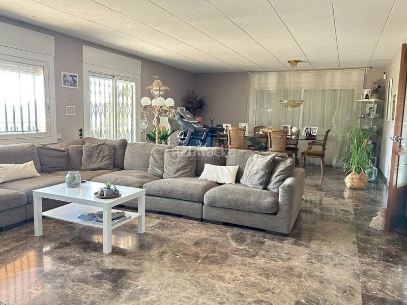 Foto 0b2830bc-b04c-48ca-8df0-83ff316c1f06. Casa amb calefacció aparcament piscina a Urbanitzacions Mataró