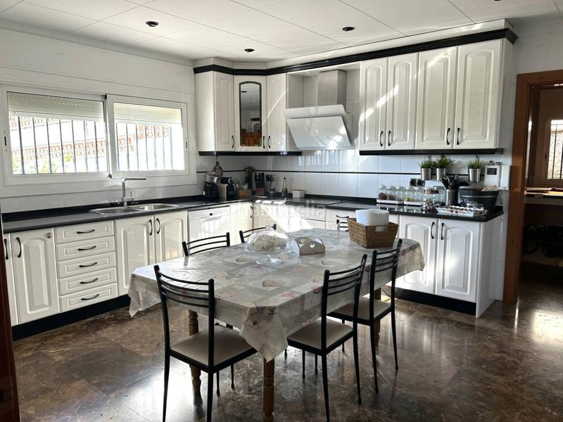 Foto 49d47c05-ca4a-4556-a3fd-f1f9fb25f2b8. Casa amb calefacció aparcament piscina a Urbanitzacions Mataró