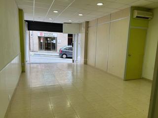 Locale commerciale in Cerdanyola Sud. Inversión con rentabilidad asegurada! local con inquilino y cont
