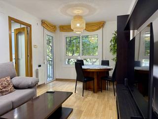 Appartement à Cerdanyola Sud. Piso reformado con balcón en venta en cerdanyola sur