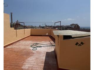 Dplex a Cerdanyola Nord. Dplex de 170 m con terraza privada y 4 dormitorios