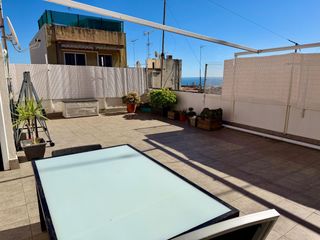 Dachwohnung in La Llàntia. Dúplex reformado con entrada independiente, terraza  y con vista
