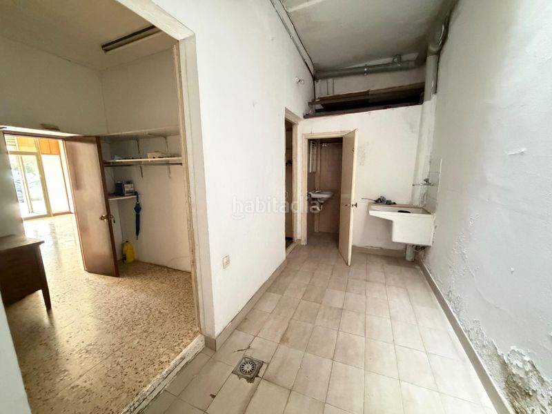 Foto 0d3cc752-cf42-4c36-b6ee-b43ed01abf3c. Local comercial  a pie de calle en zona muy comercial en Mataró