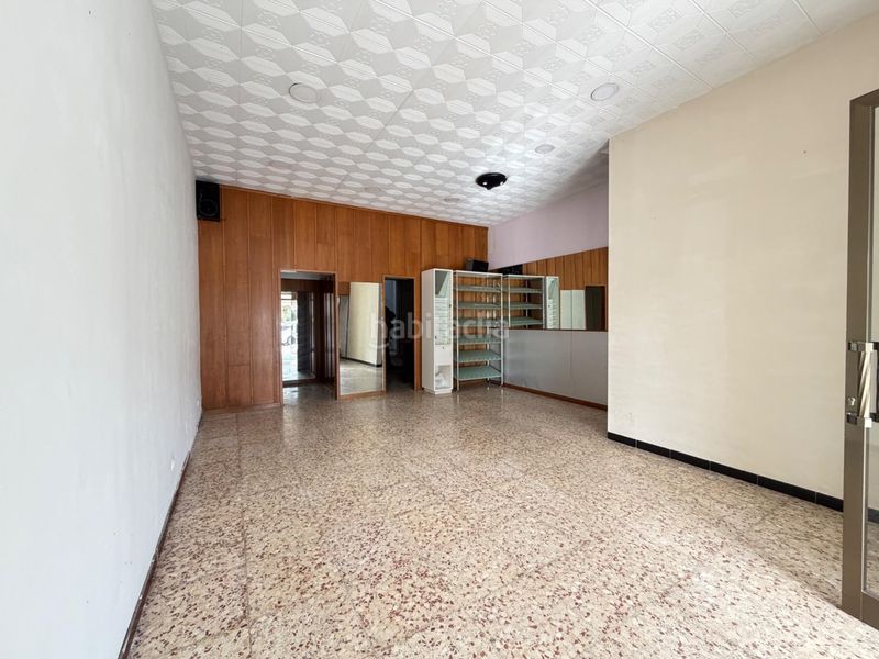 Foto 458db44c-4e77-49e8-b92b-79cc1ce47592. Local comercial  a pie de calle en zona muy comercial en Mataró
