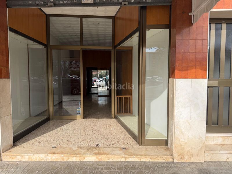 Foto 957b235d-a07a-41f2-8750-983b5829cf6c. Local comercial  a pie de calle en zona muy comercial en Mataró