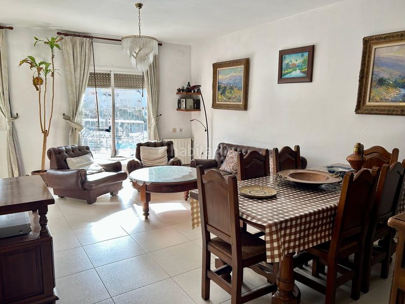 Foto 829a7050-00e8-49bd-bd1d-ce847f92db7a. Casa adossada amb calefacció a Cerdanyola Sud Mataró
